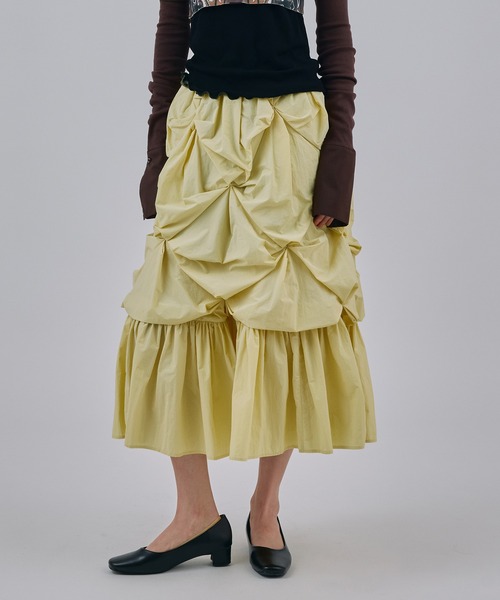 NON TOKYO(ノントーキョー)の「FLOWER SMOCKING SKIRT(スカート・レディース・レッド/ライトイエロー/ブラック・FREE)」の2枚目の写真