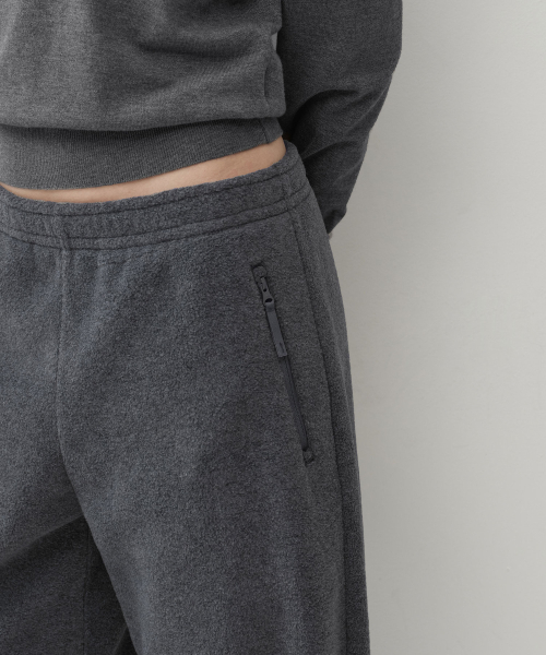 MUSINSA STANDARD WOMAN（ムシンサスタンダードウーマン）の「ウィメンズポラフリースカーブドバンディングパンツ[グレー]（スウェットパンツ・レディース・その他・SMALL/MEDIUM/LARGE/X-SMALL）」の5枚目の写真