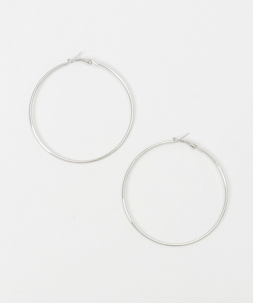 Fun & Daily(ファンアンドデイリー)の「F&D : ビッグフープピアス(ピアス(両耳用)・レディース・ゴールド/シルバー/ブラック・FREE)」の8枚目の写真