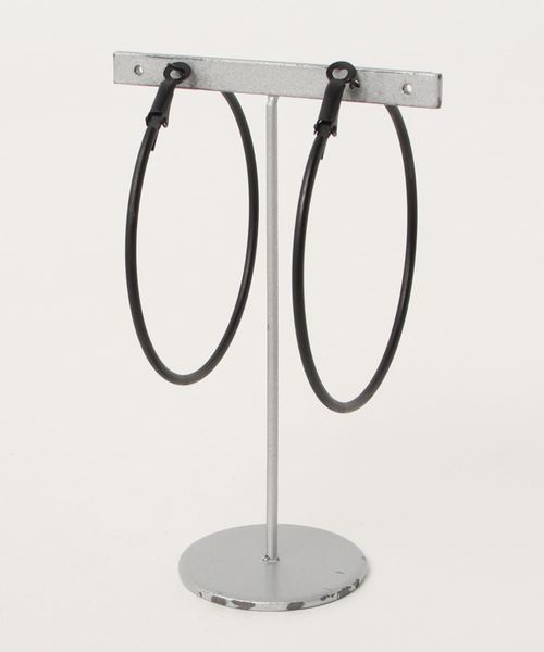 Fun & Daily(ファンアンドデイリー)の「F&D : ビッグフープピアス(ピアス(両耳用)・レディース・ゴールド/シルバー/ブラック・FREE)」の4枚目の写真