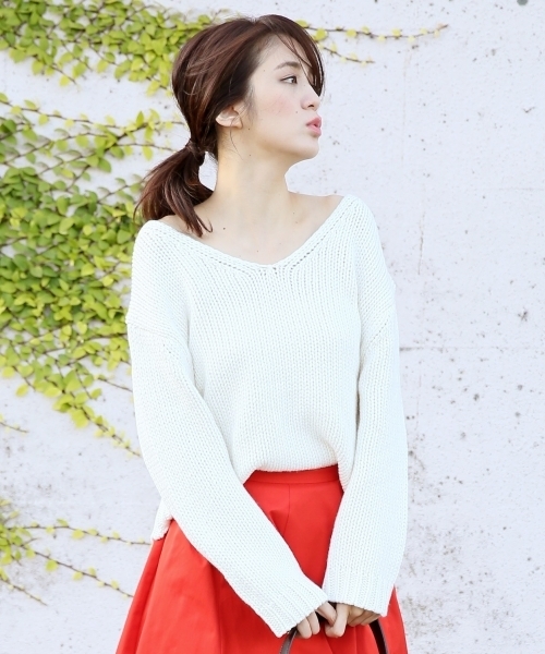 A part by（アパートバイ）の「1.5GCoNyWザックリPO　746619 （ニット/セーター・レディース・オフホワイト/レッド/ブルー/ブラック・FREE）」の2枚目の写真