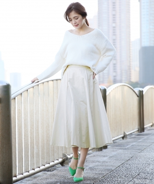 A part by（アパートバイ）の「1.5GCoNyWザックリPO　746619 （ニット/セーター・レディース・オフホワイト/レッド/ブルー/ブラック・FREE）」の6枚目の写真