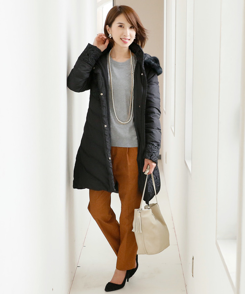 ElegChic(エレグシック)の「ローズフロッキーフード ロング ダウンコート/秋冬 キルティング 冬 コート(ダウンジャケット/コート・レディース・ブラック/グレー/モカ・M/L)」の4枚目の写真