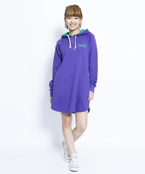 X-girl（エックスガール）の「SWEAT DOUBLE HOODIE DRESS（ワンピース・レディース・ブラック/アッシュグレー/グリーン/ネイビー/パープル/ピンク/レッド・1/2）」の5枚目の写真