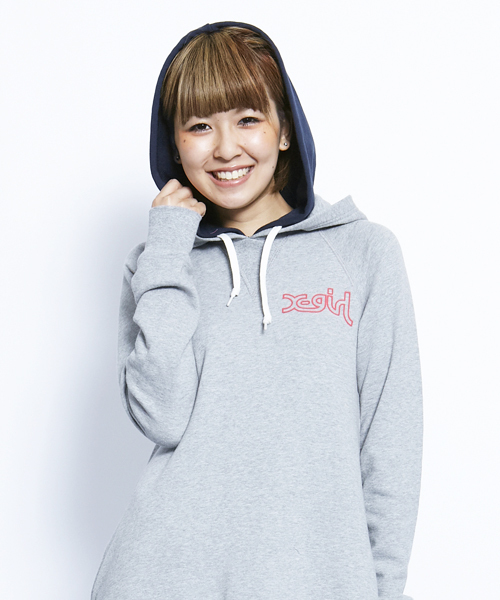 X-girl（エックスガール）の「SWEAT DOUBLE HOODIE DRESS（ワンピース・レディース・ブラック/アッシュグレー/グリーン/ネイビー/パープル/ピンク/レッド・1/2）」の8枚目の写真