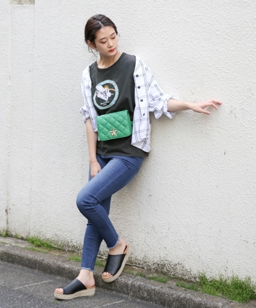 PAGEBOY（ページボーイ）の「ハイウエストスキニーデニム（デニムパンツ・レディース・ブルー/ネイビー/ブラック・LARGE/MEDIUM/SMALL）」の12枚目の写真