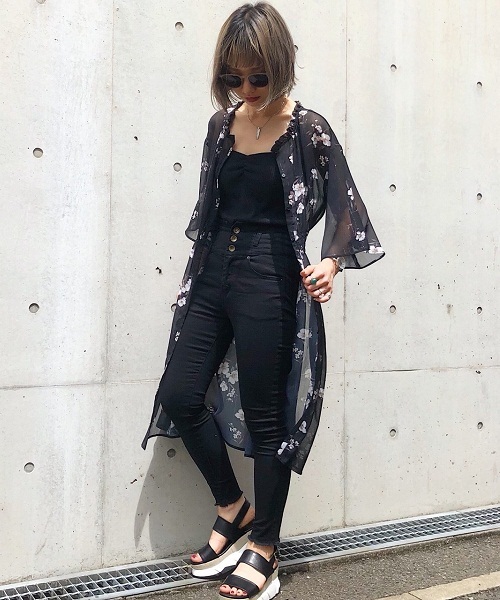 PAGEBOY（ページボーイ）の「ハイウエストスキニーデニム（デニムパンツ・レディース・ブルー/ネイビー/ブラック・LARGE/MEDIUM/SMALL）」の4枚目の写真