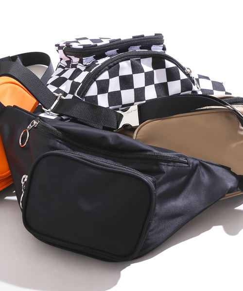 WEGO(ウィゴー)の「WEGO/リングZIPウエストバッグ(ボディバッグ/ウエストポーチ・レディース・ベージュ/ブラック/オレンジ/その他1・FREE)」の2枚目の写真