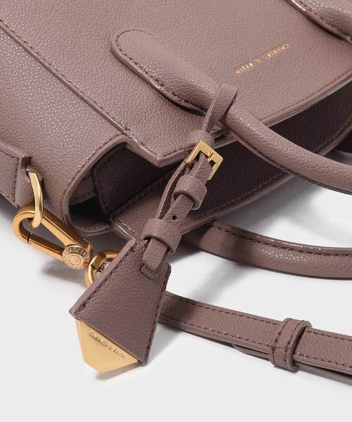 CHARLES & KEITH(チャールズ & キース)の「トップハンドルストラクチャーバッグ / TOP HANDLE STRUCTURED BAG(トートバッグ・レディース・ブラック/サックスブルー/マルーン/ブルー系その他4・M)」の14枚目の写真