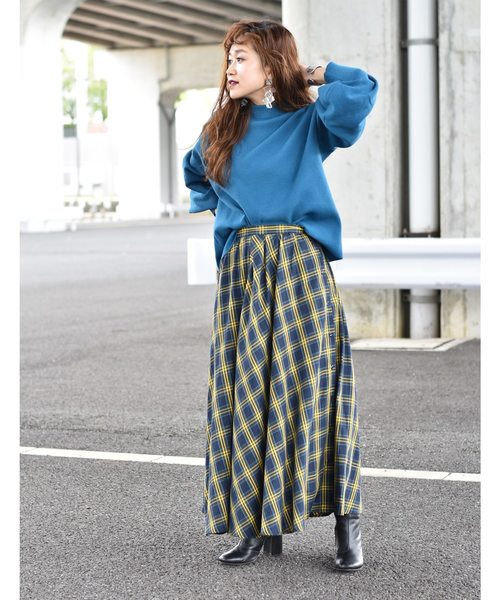 LHELBIE（レルビエ）の「サイドスリットボタンチェックボリューム