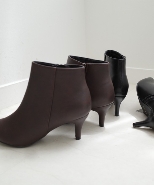 AmiAmi（アミアミ）の「サイドファスナー付きシンプルショートブーツ/6.5cmヒール（ブーツ・レディース・ブラック/ブラウン/グレー/ブラック系その他/パイソン/ブラック系その他2/アニマル/ブラウン系その他/ベージュ・LL/S/M/L）」の17枚目の写真