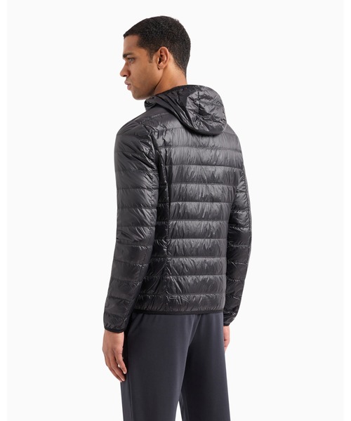 エンポリオ アルマーニ EA7】EA7ロゴ フード付きダウンジャケット