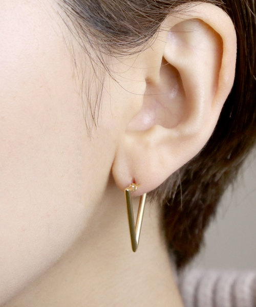 YArKA（ヤーカ）の「【YArKA/ヤーカ】stainless series triangle pierce/ステンレス トライアングルピアス（ピアス（両耳用）・レディース・ゴールド/シルバー/ブラック・FREE）」の3枚目の写真