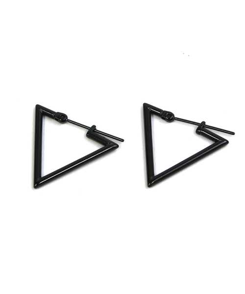 YArKA（ヤーカ）の「【YArKA/ヤーカ】stainless series triangle pierce/ステンレス トライアングルピアス（ピアス（両耳用）・レディース・ゴールド/シルバー/ブラック・FREE）」の4枚目の写真