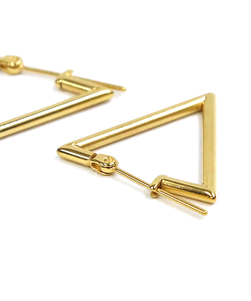 YArKA（ヤーカ）の「【YArKA/ヤーカ】stainless series triangle pierce/ステンレス トライアングルピアス（ピアス（両耳用）・レディース・ゴールド/シルバー/ブラック・FREE）」の8枚目の写真