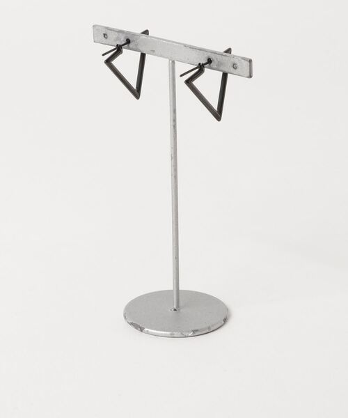 YArKA（ヤーカ）の「【YArKA/ヤーカ】stainless series triangle pierce/ステンレス トライアングルピアス（ピアス（両耳用）・レディース・ゴールド/シルバー/ブラック・FREE）」の15枚目の写真