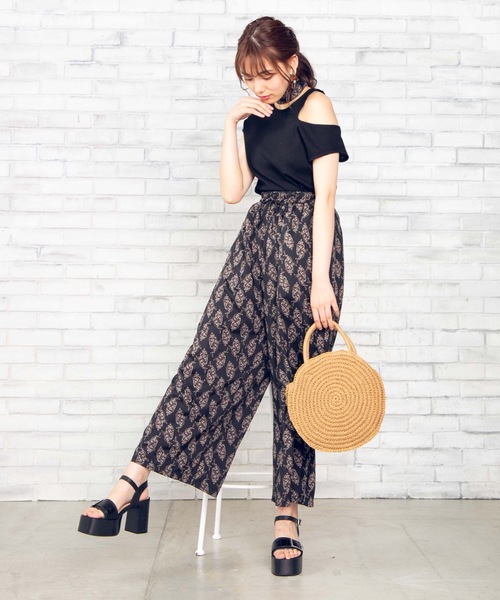 WEGO（ウィゴー）の「WEGO/ペイズリーワイドパンツ（スラックス・レディース・その他1/その他2・FREE）」の4枚目の写真