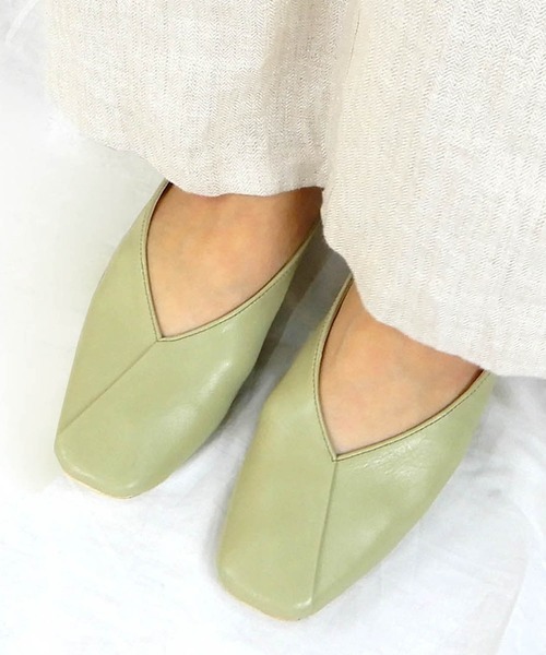 minia(ミニア)の「ブロックウッドヒールの切り替えパンプス/バブーシュ<2WAY> □(パンプス・レディース・ブラック/ベージュ/ブラウン/グリーン/アイボリー/パイソン・S/M/L/LL)」の1枚目の写真