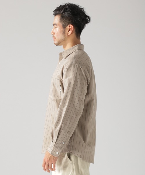 BAYFLOW（ベイフロー）の「TRワイドストライプシャツ（シャツ/ブラウス・メンズ・ベージュ/ネイビー/オフホワイト・SMALL/MEDIUM/LARGE）」の11枚目の写真