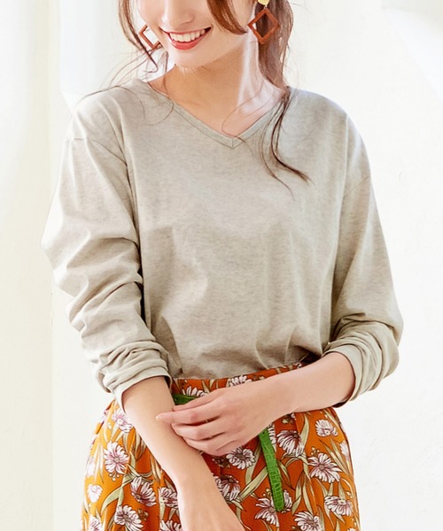 BELLUNA(ベルーナ)の「綿100%Vネックプルオーバー(Tシャツ/カットソー・レディース・モカ/ブルー系その他/ベージュ系その他/オートミール/マスタード/ネイビー/ブラック・MEDIUM/LARGE/X-LARGE)」の4枚目の写真