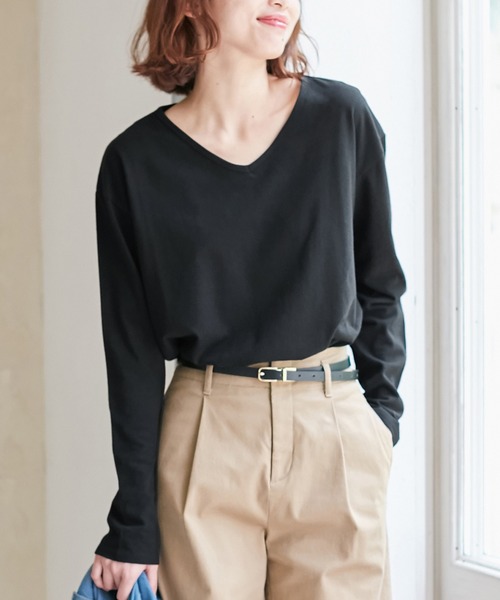 BELLUNA(ベルーナ)の「綿100%Vネックプルオーバー(Tシャツ/カットソー・レディース・モカ/ブルー系その他/ベージュ系その他/オートミール/マスタード/ネイビー/ブラック・MEDIUM/LARGE/X-LARGE)」の2枚目の写真
