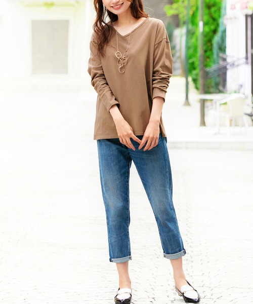 BELLUNA(ベルーナ)の「綿100%Vネックプルオーバー(Tシャツ/カットソー・レディース・モカ/ブルー系その他/ベージュ系その他/オートミール/マスタード/ネイビー/ブラック・MEDIUM/LARGE/X-LARGE)」の14枚目の写真
