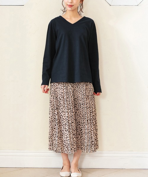 BELLUNA(ベルーナ)の「綿100%Vネックプルオーバー(Tシャツ/カットソー・レディース・モカ/ブルー系その他/ベージュ系その他/オートミール/マスタード/ネイビー/ブラック・MEDIUM/LARGE/X-LARGE)」の17枚目の写真