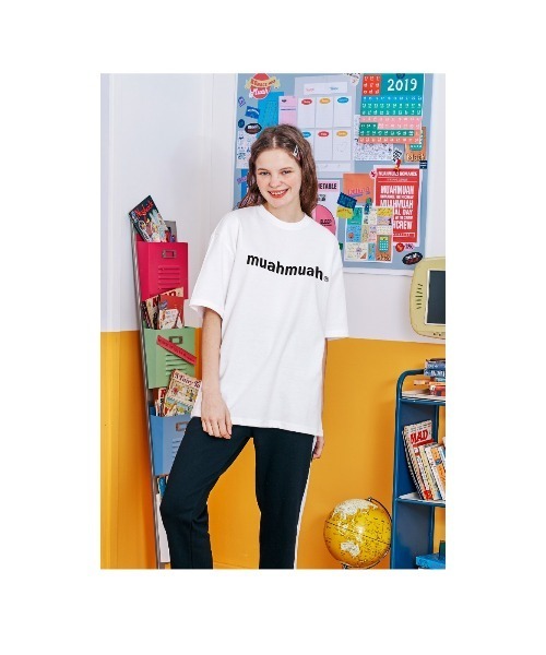 muahmuah（ムーアムーア）の「『muah muah』LOWER PRINTING HALF  T-SHIRT/ブランド英字ロゴ オーバーサイズ半袖Tシャツ/カットソー（Tシャツ/カットソー・レディース・ホワイト/ブラック/ブルー/マスタード/ライトパープル/パープル・FREE）」の10枚目の写真