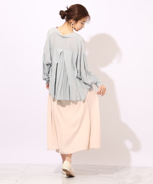 one after another NICE CLAUP(ワンアフターアナザーナイスクラップ)の「バックプリーツシャツ(シャツ/ブラウス・レディース・ライトグレー/オフホワイト/サックスブルー/アイボリー・FREE)」の22枚目の写真