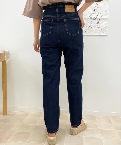 apres jour（アプレジュール）の「デニムテーパードパンツ【ZOZOTOWN限定アイテム】（デニムパンツ・レディース・ブラック/オフホワイト/ダークブルー・SMALL/MEDIUM/LARGE/X-LARGE）」の18枚目の写真