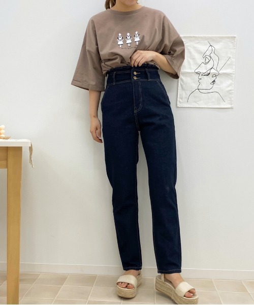 apres jour（アプレジュール）の「デニムテーパードパンツ【ZOZOTOWN限定アイテム】（デニムパンツ・レディース・ブラック/オフホワイト/ダークブルー・SMALL/MEDIUM/LARGE/X-LARGE）」の4枚目の写真