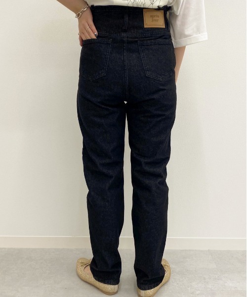 apres jour（アプレジュール）の「デニムテーパードパンツ【ZOZOTOWN限定アイテム】（デニムパンツ・レディース・ブラック/オフホワイト/ダークブルー・SMALL/MEDIUM/LARGE/X-LARGE）」の21枚目の写真