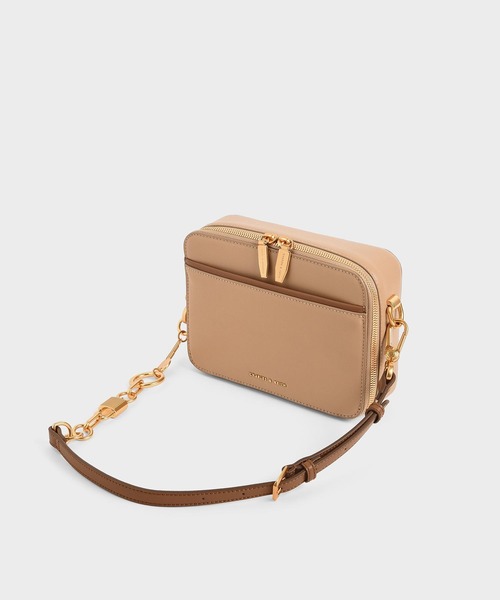 CHARLES & KEITH（チャールズ & キース）の「ダブルジップ クロスボディバッグ / Double Zip Crossbody Bag（ショルダーバッグ）」 WEAR