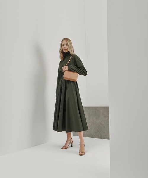 CHARLES & KEITH（チャールズ & キース）の「ダブルジップ クロスボディバッグ / Double Zip Crossbody Bag（ショルダーバッグ・レディース・ブラック/ベージュ/パープル/クリアレッド/セージグリーン・S）」の17枚目の写真