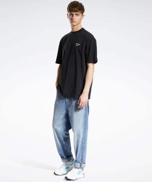 Reebok(リーボック)の「クラシックス Tシャツ / Classics Tee(Tシャツ/カットソー・メンズ・ブラック/ベージュ・LARGE/MEDIUM/SMALL/X-SMALL/X-LARGE/XX-LARGE/XXX-LARGE)」の4枚目の写真