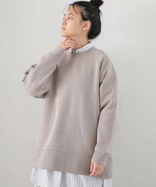AMERICAN HOLIC(アメリカンホリック)の「サイドスリットラグラン裏毛チュニック *(Tシャツ/カットソー・レディース・チャコールグレー/ベージュ/サックスブルー/アイボリー/キャメル・FREE)」の4枚目の写真
