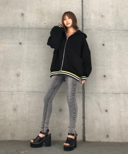 ENVYM(アンビー)の「サークルロゴルーズPK(パーカー・レディース・ホワイト/ブラック/グレー/グリーン・FREE)」の13枚目の写真