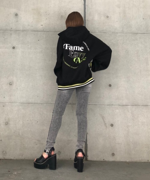 ENVYM(アンビー)の「サークルロゴルーズPK(パーカー・レディース・ホワイト/ブラック/グレー/グリーン・FREE)」の11枚目の写真