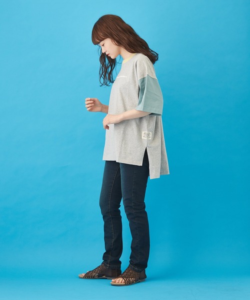 CUBE SUGAR（キューブシュガー）の「天竺 汗ジミ防止加工 ロゴプリント ビッグＴシャツ（Tシャツ/カットソー・レディース・トップグレー/イエロー/サックスブルー/ピンク/マルチ・M）」の21枚目の写真