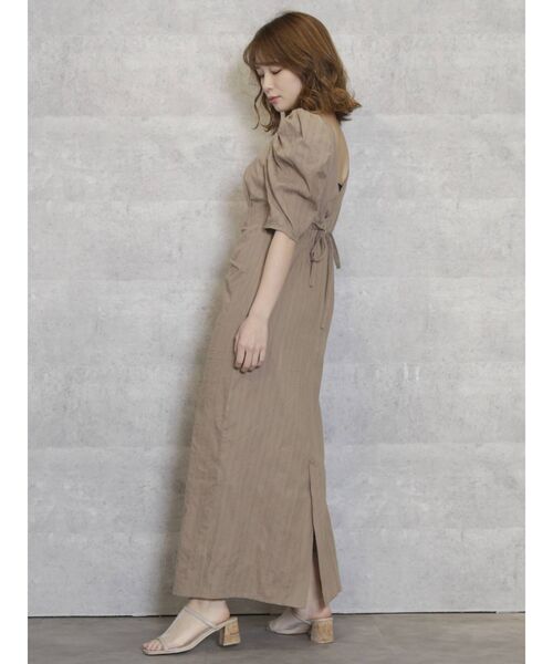 dazzlin(ダズリン)の「コットンタックボリュームショルダーワンピース(ワンピース・レディース・オフホワイト/ブルー/モカ・SMALL/MEDIUM)」の19枚目の写真