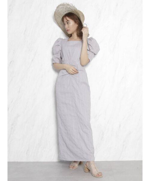 dazzlin(ダズリン)の「コットンタックボリュームショルダーワンピース(ワンピース・レディース・オフホワイト/ブルー/モカ・SMALL/MEDIUM)」の4枚目の写真