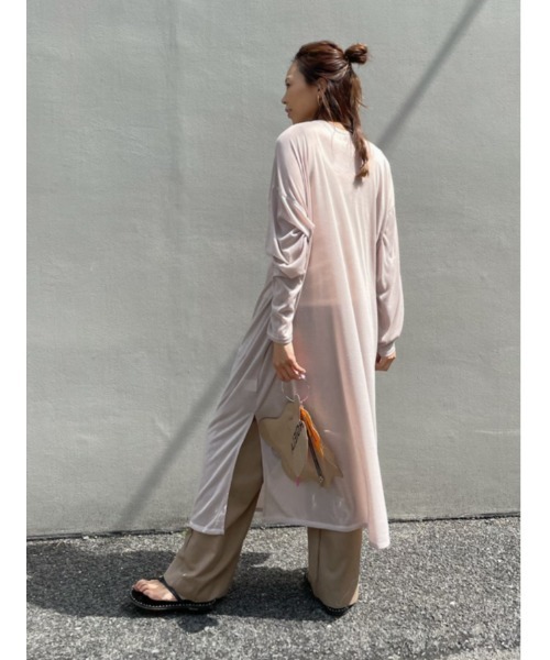 ulu（ウル）の「original Shear loose slit dress（Tシャツ/カットソー・レディース・ブラック/グレイッシュベージュ・FREE）」の18枚目の写真