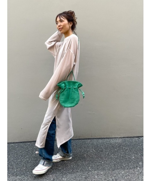 ulu（ウル）の「original Shear loose slit dress（Tシャツ/カットソー・レディース・ブラック/グレイッシュベージュ・FREE）」の19枚目の写真