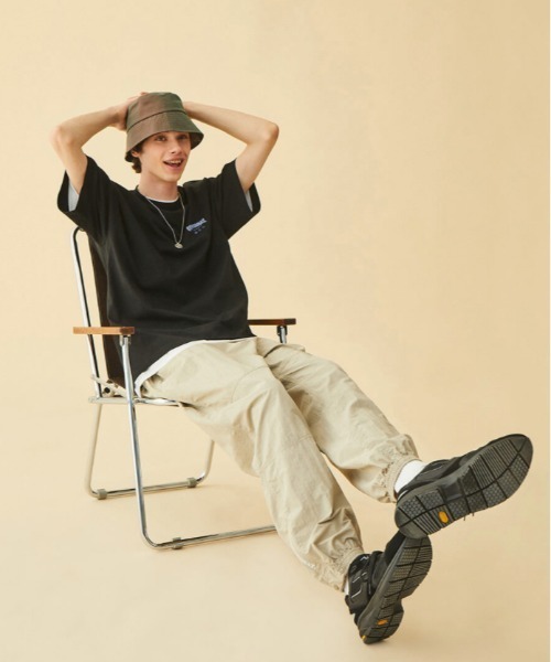 COVERNAT(カバーナット)の「【COVERNAT】DRAWING LAYOUT LOGO S/S TEE / カバーナット ドローイング レイアウト ロゴ Tシャツ(Tシャツ/カットソー・メンズ・チャコールグレー/ホワイト/ブラック/ネイビー・LARGE/MEDIUM/SMALL/X-LARGE)」の6枚目の写真