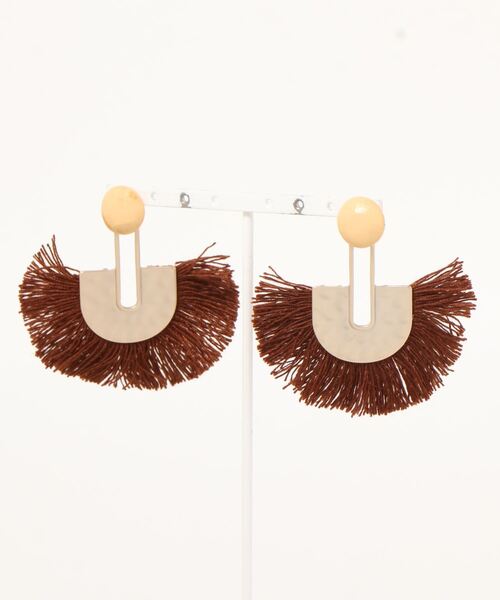 AMERICAN HOLIC(アメリカンホリック)の「ラウンドウッド&フリンジピアス *(ピアス(両耳用)・レディース・ブラウン/カーキ/アイボリー・FREE)」の1枚目の写真