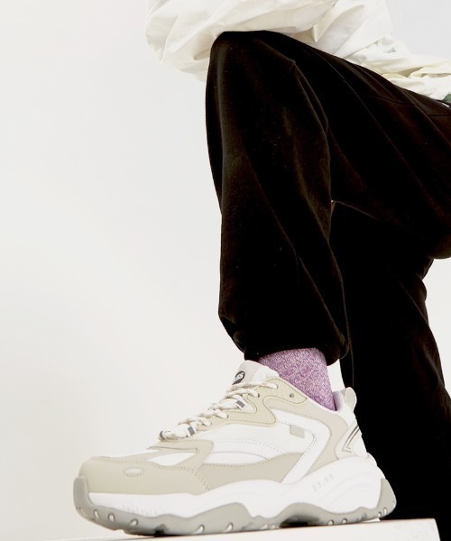 23.65（イーシプサムチョンユクオ）の「【23.65/イーシプサムチョンユクオ】FINE-1 スニーカー（スニーカー・レディース・ホワイト/ライトグレー/ブラック・23cm/24cm/25cm）」の2枚目の写真