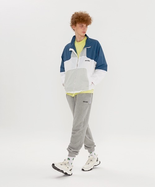 23.65（イーシプサムチョンユクオ）の「【23.65/イーシプサムチョンユクオ】FINE-1 スニーカー（スニーカー・レディース・ホワイト/ライトグレー/ブラック・23cm/24cm/25cm）」の6枚目の写真