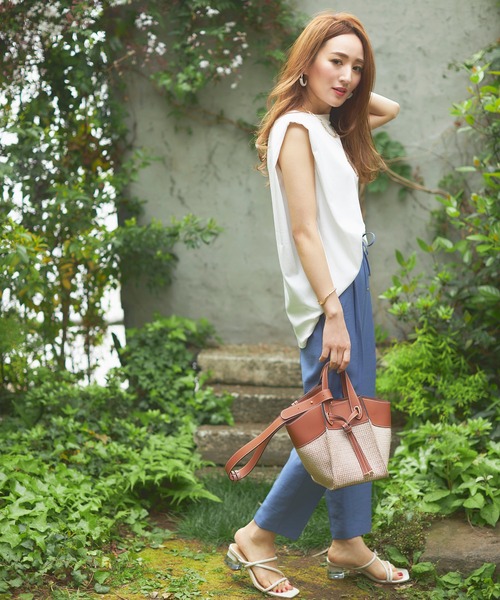 VIS(ビス)の「【星玲奈さんコラボ】ショルダーパットフレンチTシャツ(Tシャツ/カットソー・レディース・ブラック/オフホワイト/オレンジ/ライトグリーン/ベージュ系その他2・FREE/FT)」の9枚目の写真