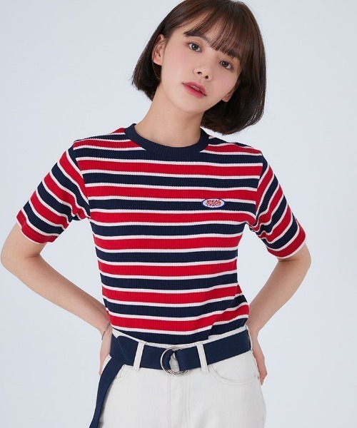 ACOVER(オコボ)の「『ACOVER/オコボ』STRIPE WAPPEN GOLGI T-SHIRTS/ボーダー ワッペン 半袖Tシャツ(Tシャツ/カットソー・レディース・グレー/レッド・FREE)」の2枚目の写真