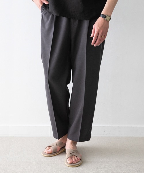 URBAN RESEARCH ROSSO MEN(アーバンリサーチロッソメン)の「『ワイド』テーパードイージーパンツ(その他パンツ・メンズ・ブラック/グレー/ライトブラウン・SMALL/MEDIUM/LARGE/X-LARGE)」の2枚目の写真